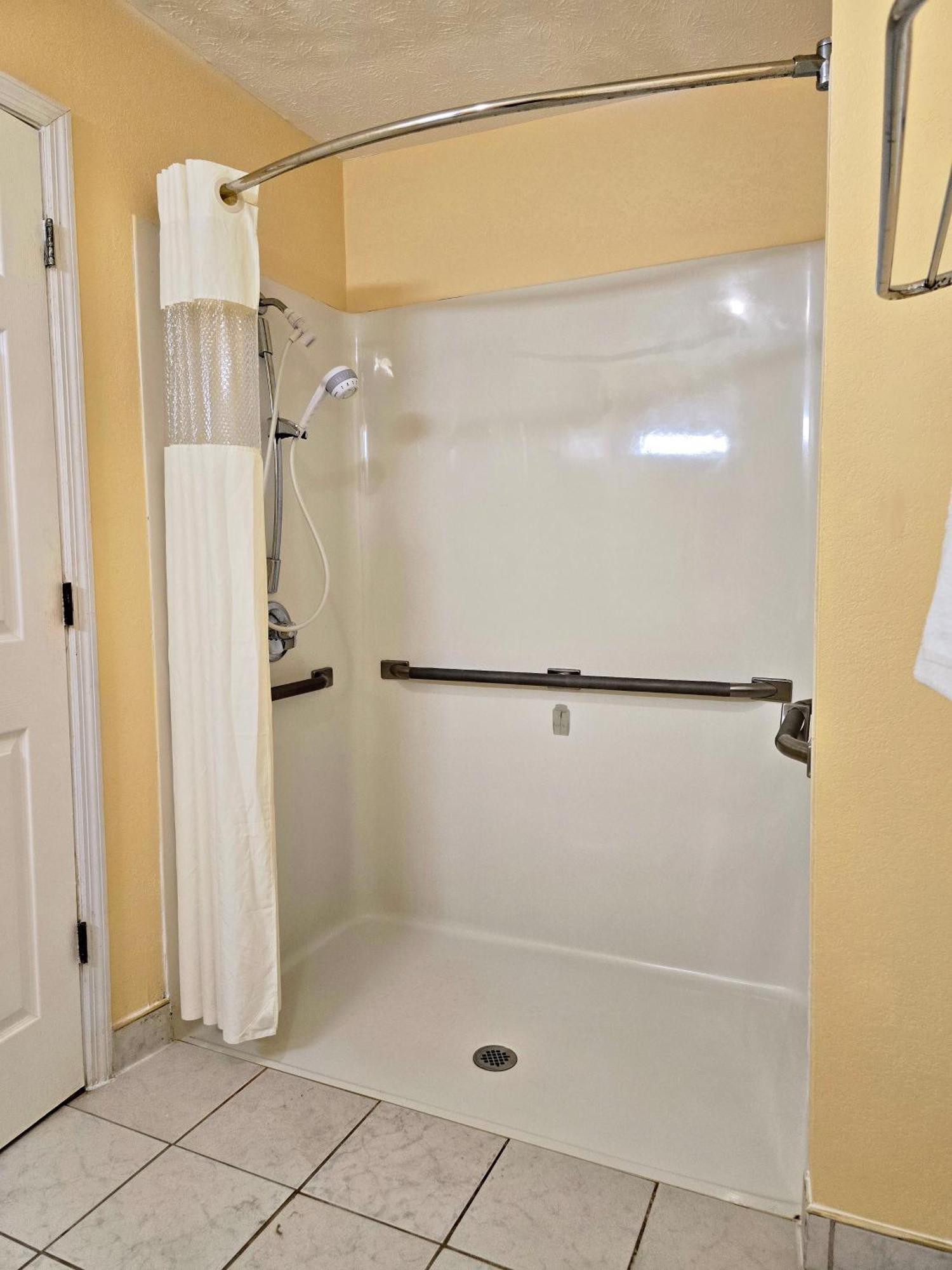 Garden Inn And Suites Near Callaway Gardens Pine Mountain Экстерьер фото